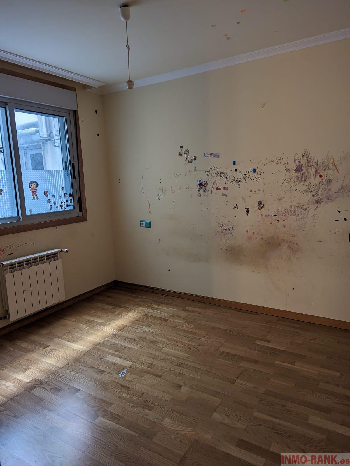 For sale of flat in Salvaterra de Miño