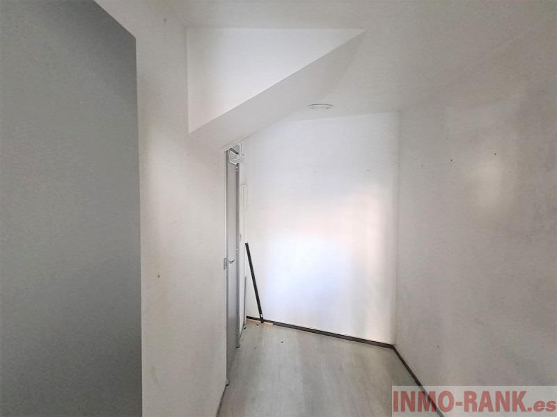 For sale of commercial in Vigo