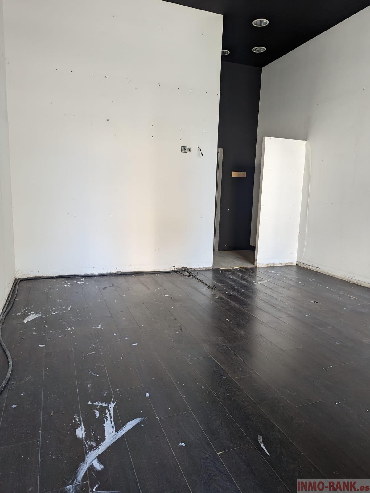 For sale of commercial in Vigo
