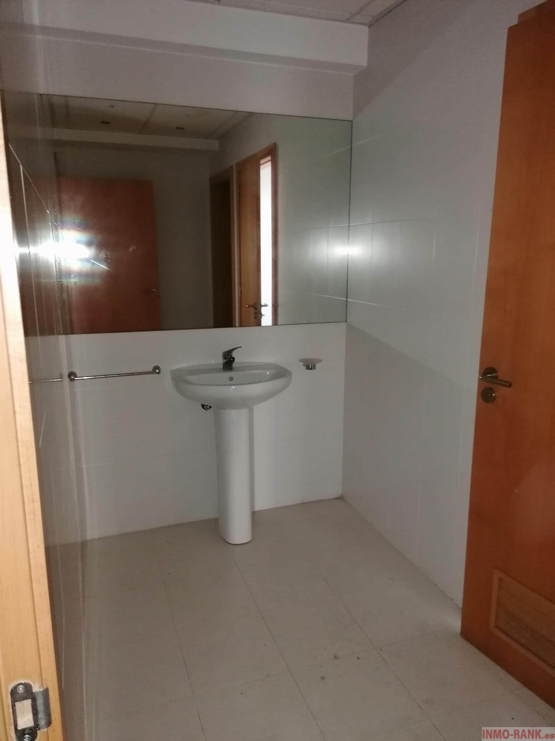 For sale of office in Vigo