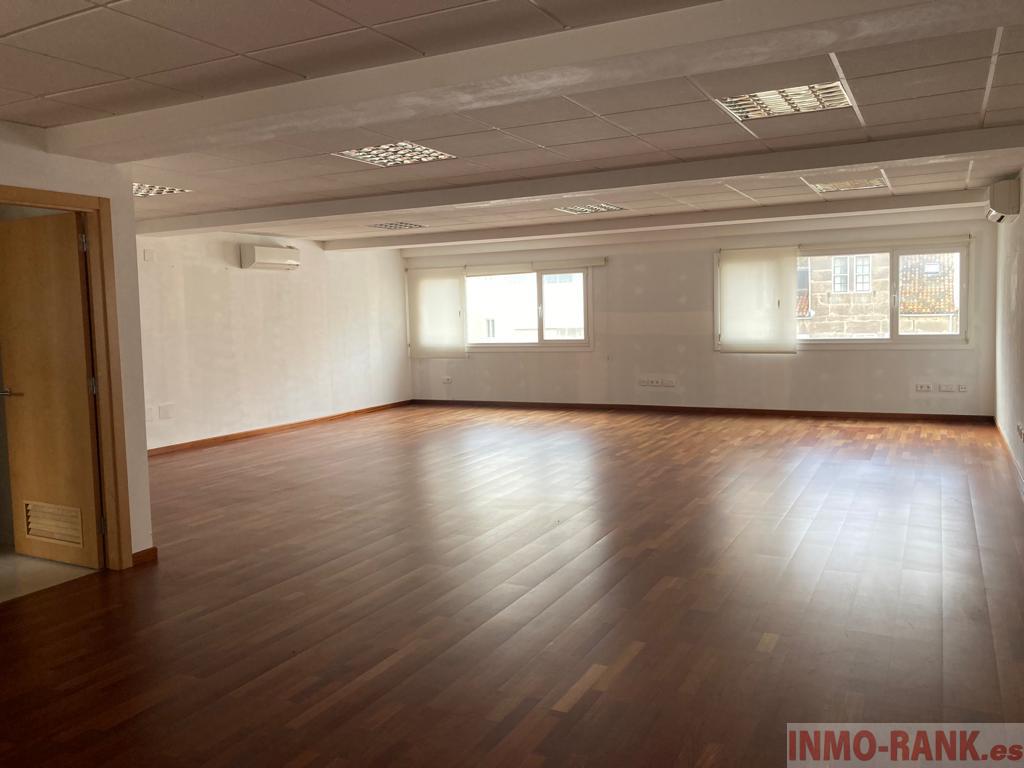 For sale of office in Vigo