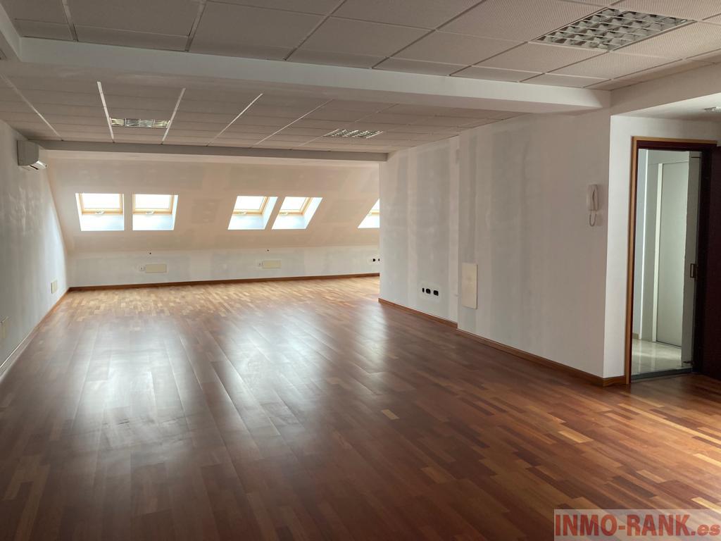 For sale of office in Vigo
