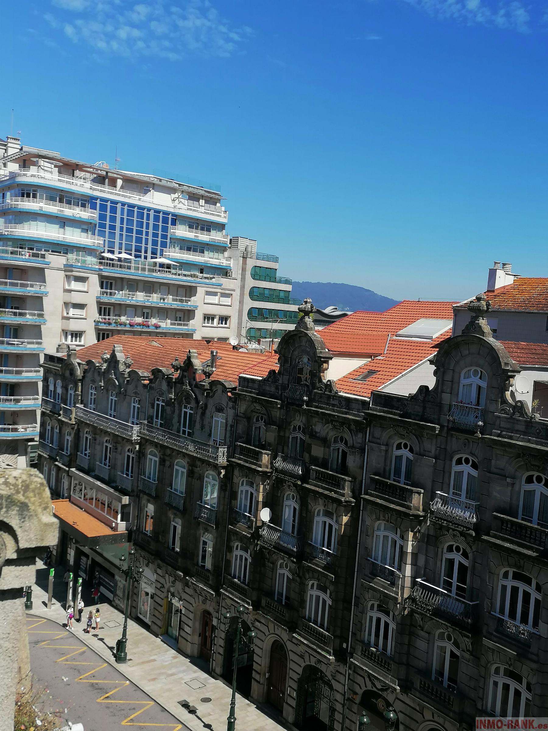 For sale of office in Vigo