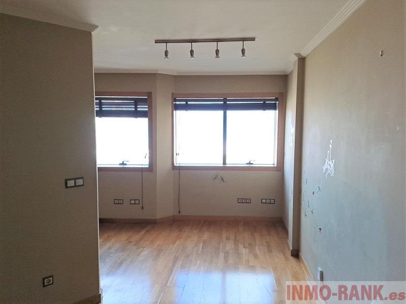 For sale of study in Vigo