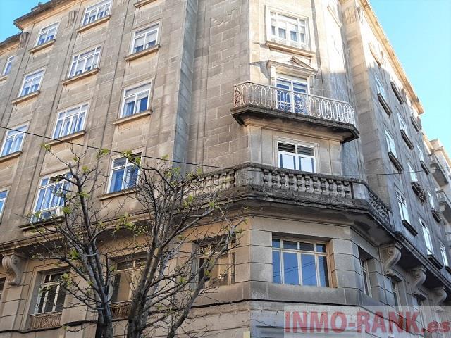 For sale of office in Vigo
