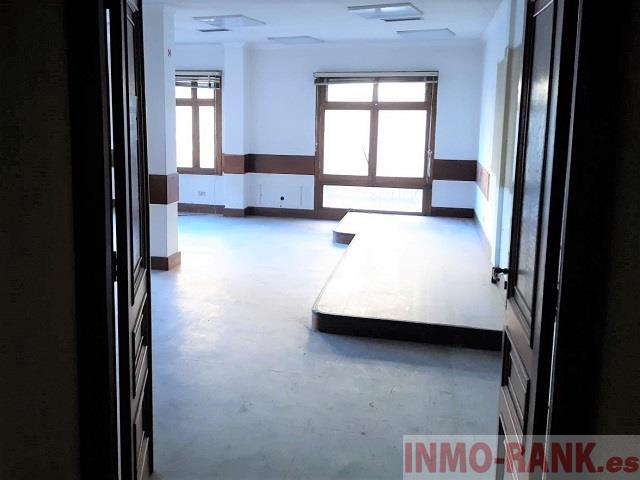 For sale of office in Vigo