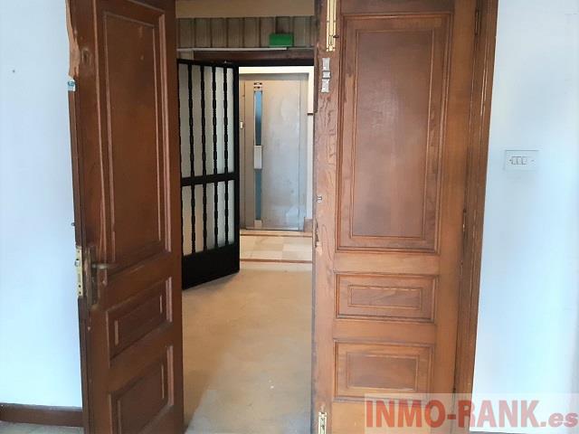 For sale of office in Vigo