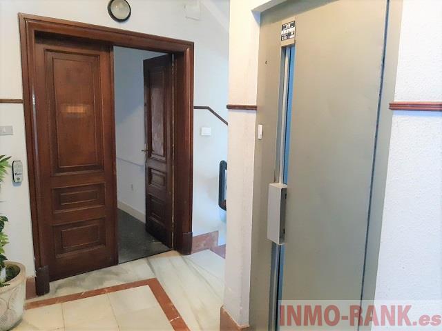 For sale of office in Vigo