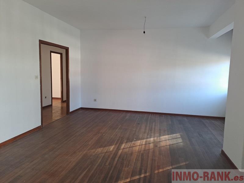 Venta de piso en Ponteareas