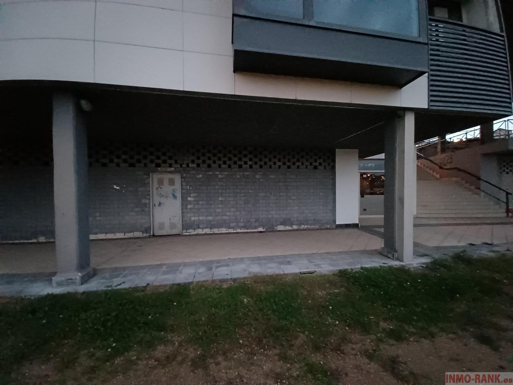 For sale of commercial in Vigo
