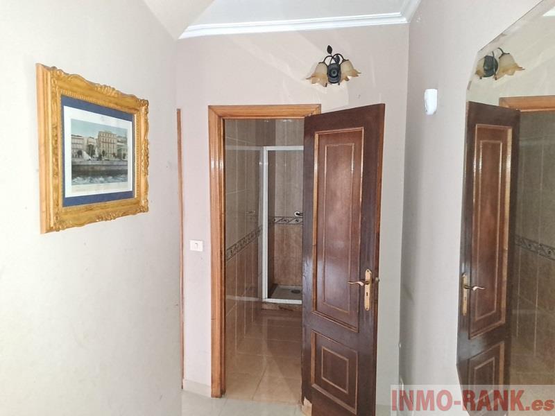 For sale of house in A Cañiza
