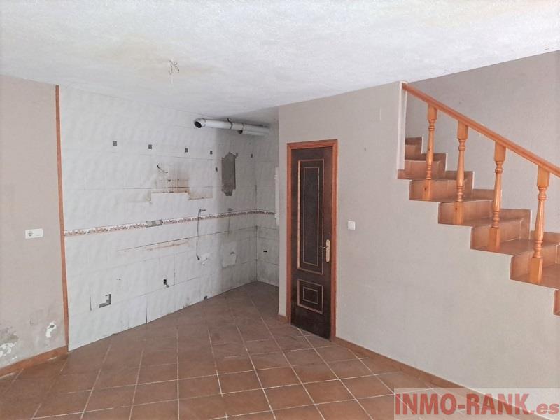 For sale of house in A Cañiza