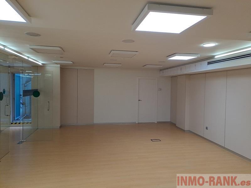 For sale of commercial in Vigo