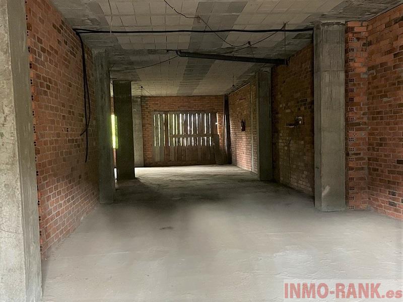 For rent of commercial in Ponteareas
