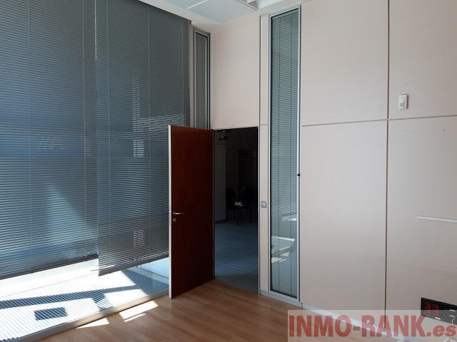 For rent of commercial in Poio