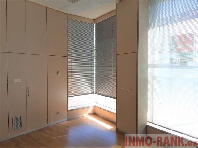 For rent of commercial in Poio