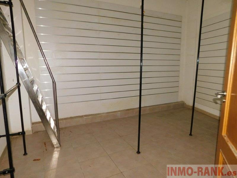 Venta de local comercial en Pontevedra