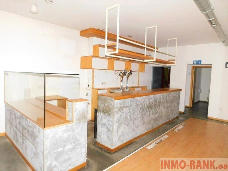 Venta de local comercial en Pontevedra