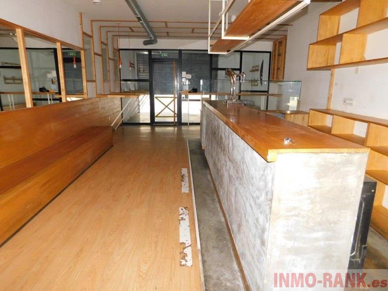 Venta de local comercial en Pontevedra