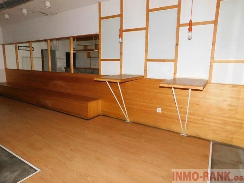 Venta de local comercial en Pontevedra