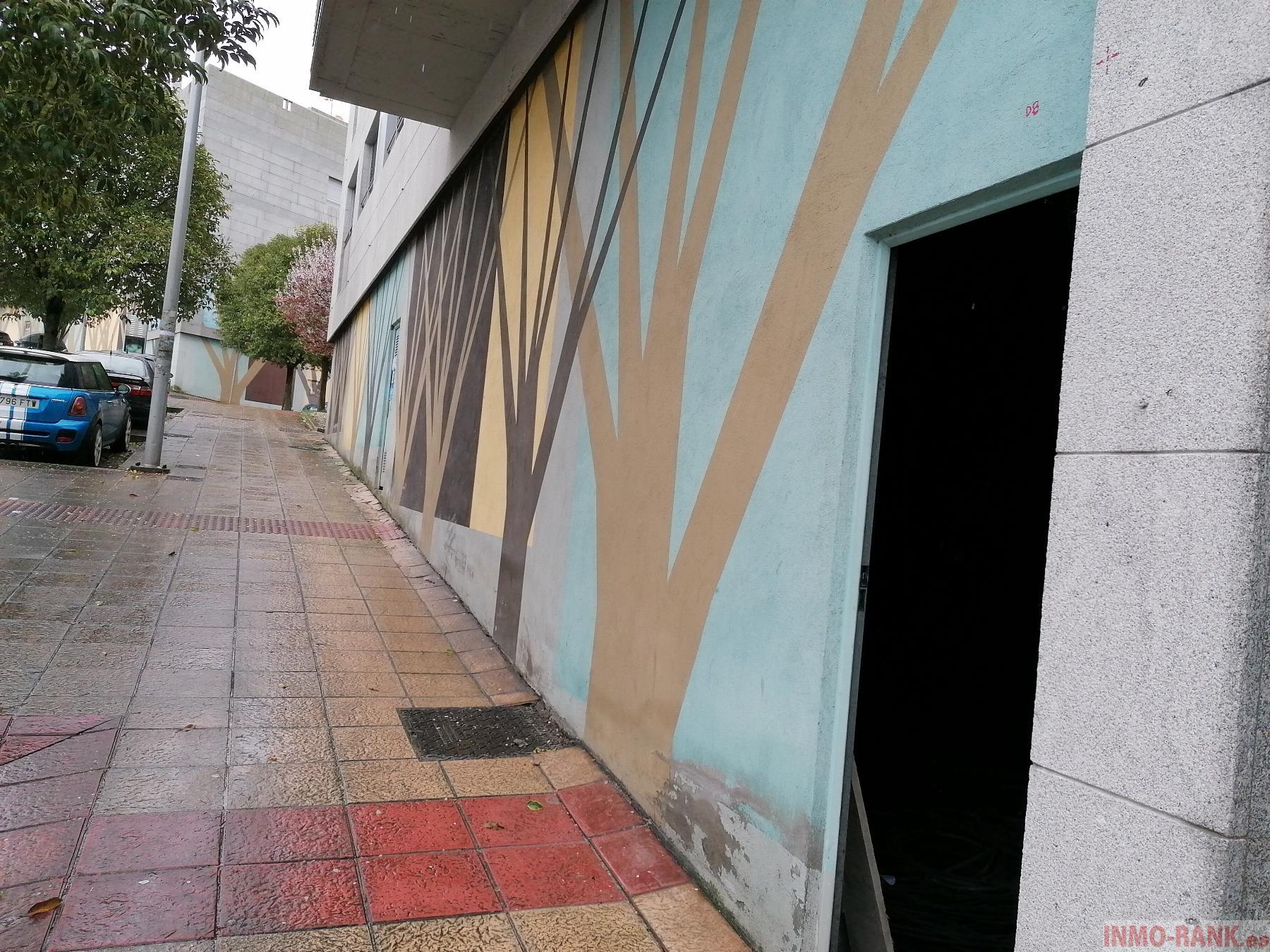 For sale of commercial in Vigo