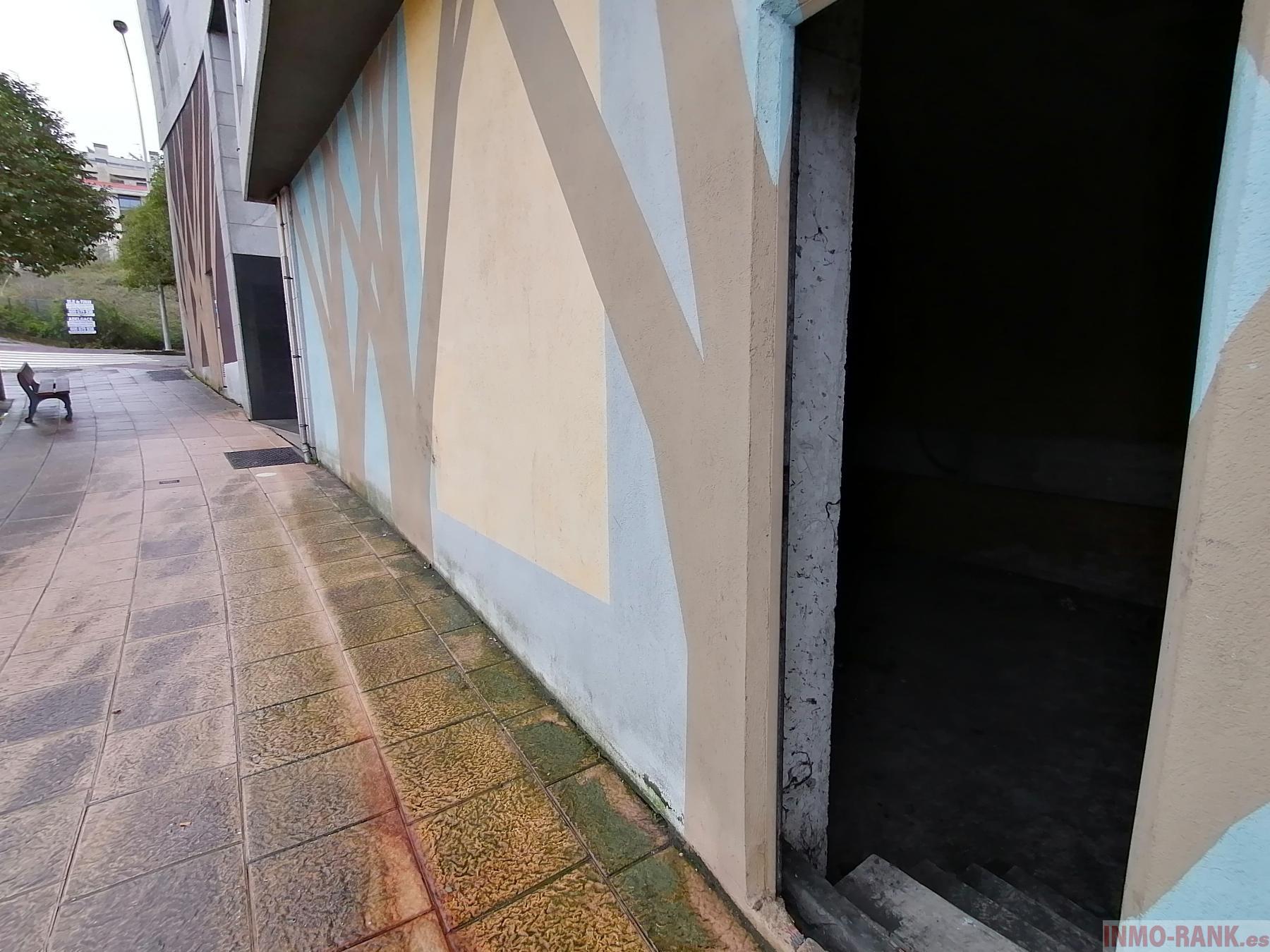 For sale of commercial in Vigo