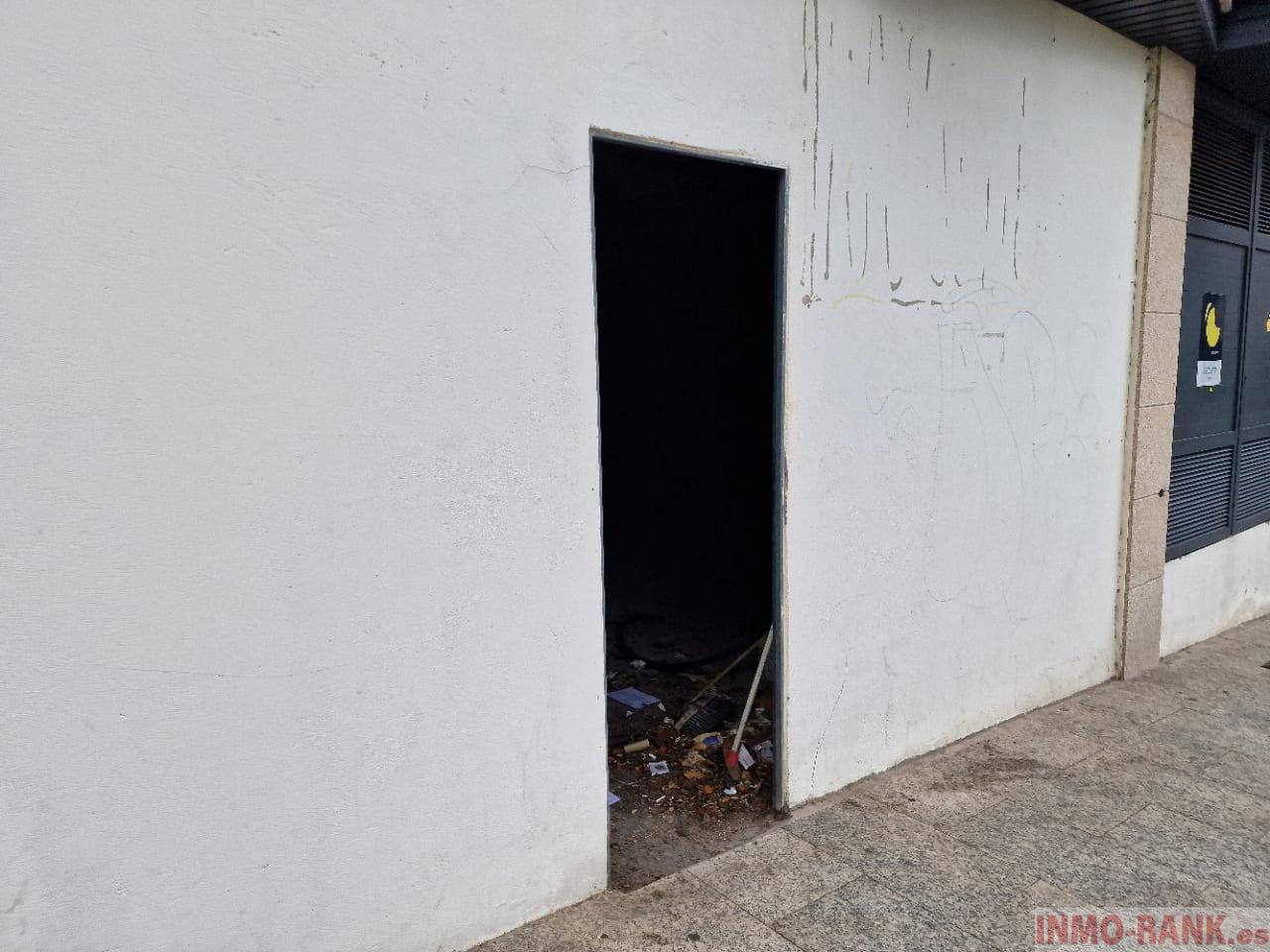For sale of commercial in Vigo