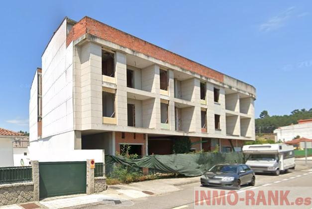 For sale of building in Salvaterra de Miño