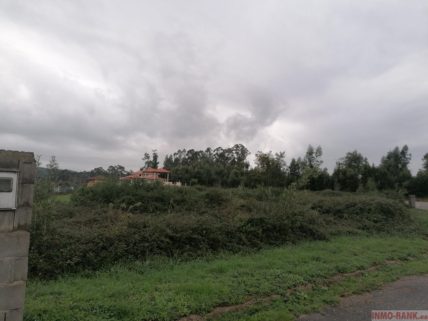 For sale of land in Tomiño