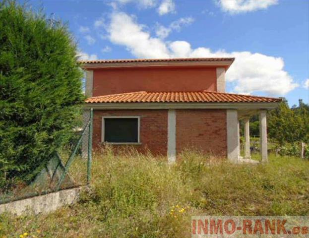 For sale of house in Ponteareas