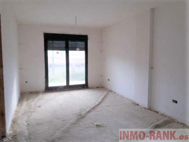 For sale of house in Ponteareas