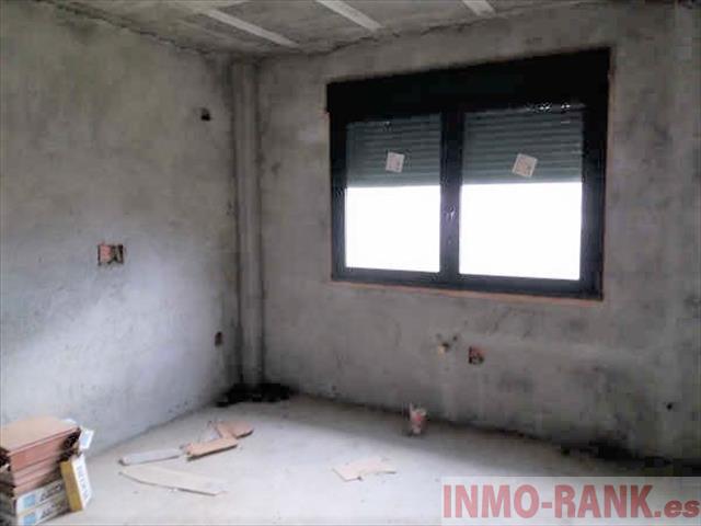 For sale of house in Ponteareas