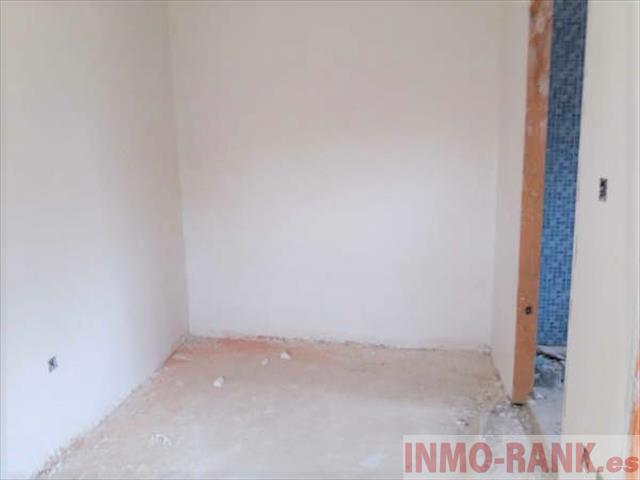 For sale of house in Ponteareas