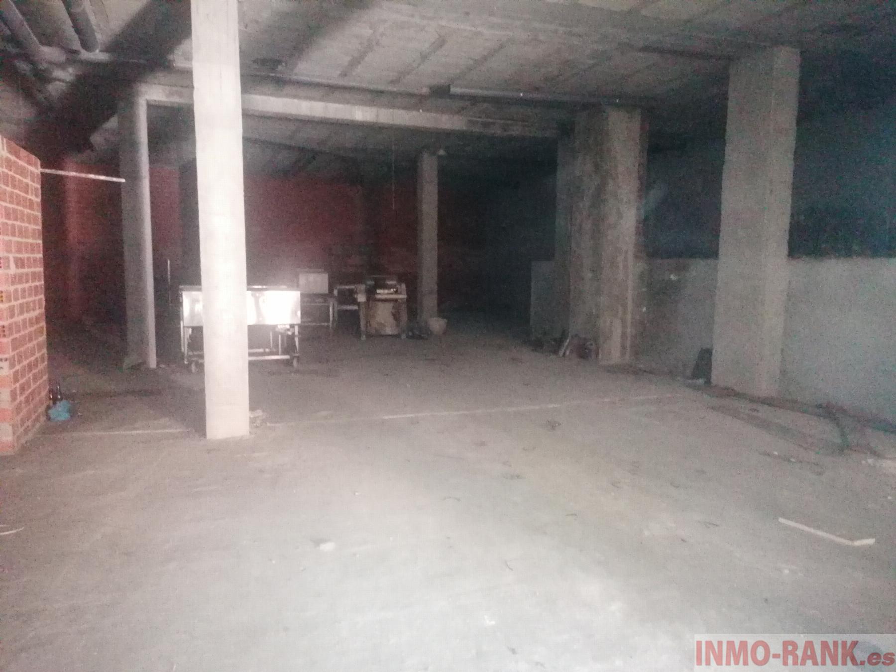 Venta de local en A Cañiza