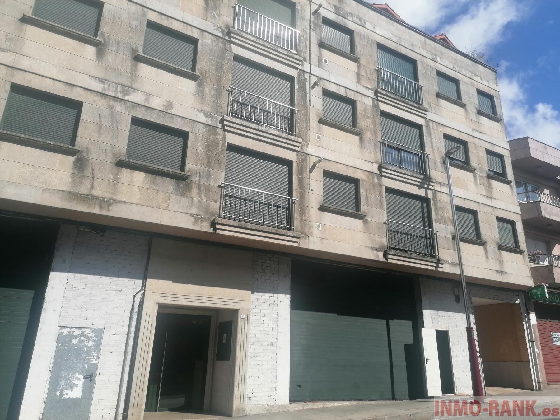 Venta de local en A Cañiza