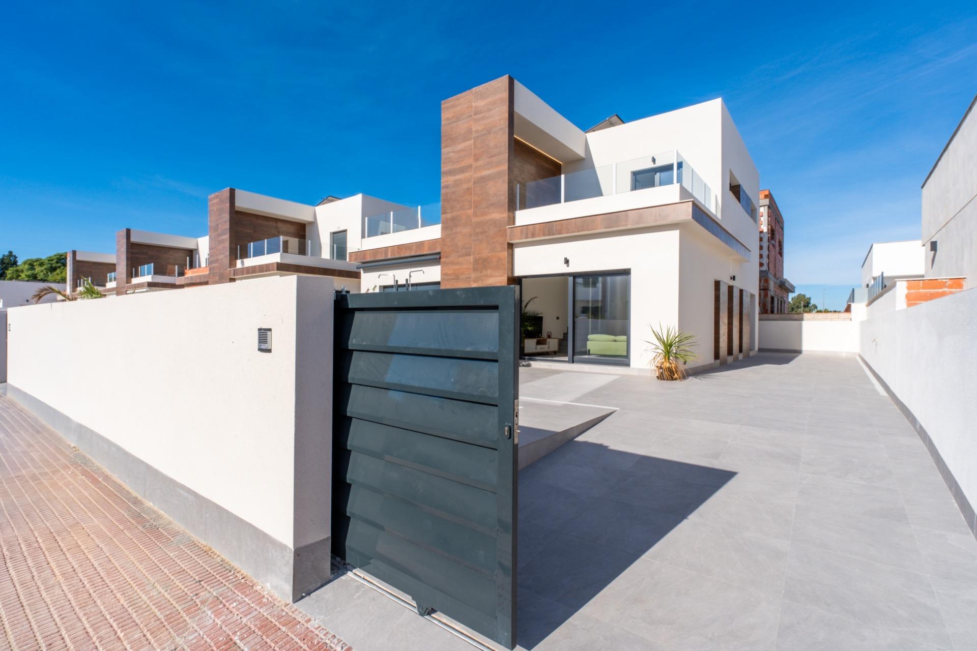 Venta de chalet en Daya Nueva