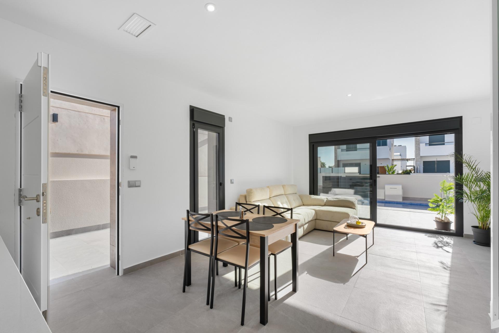 Venta de chalet en Daya Nueva
