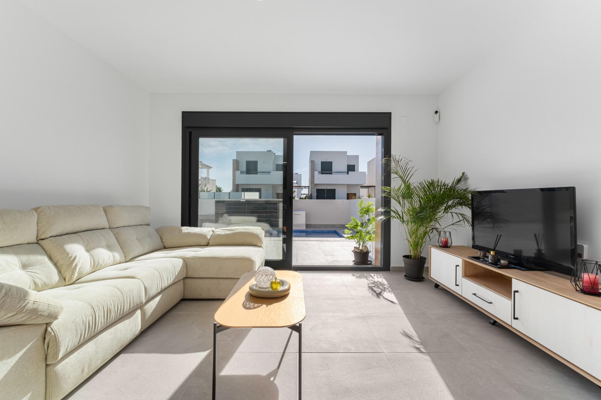 Venta de chalet en Daya Nueva