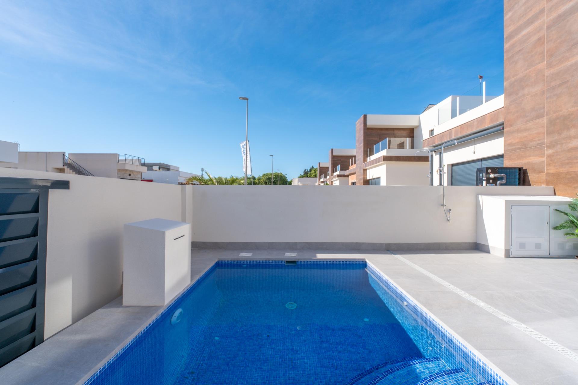 Venta de chalet en Daya Nueva