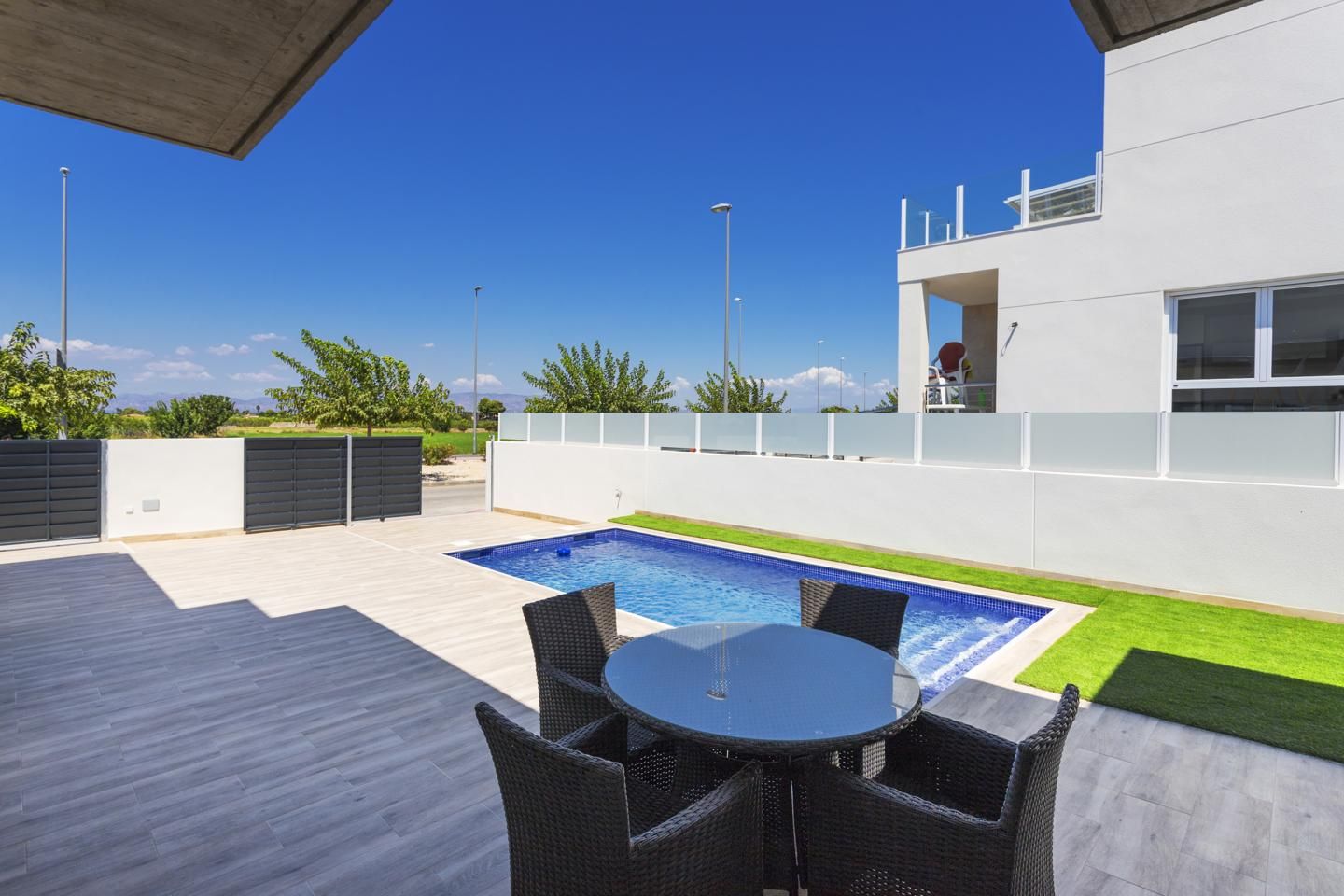 Venta de chalet en Daya Nueva