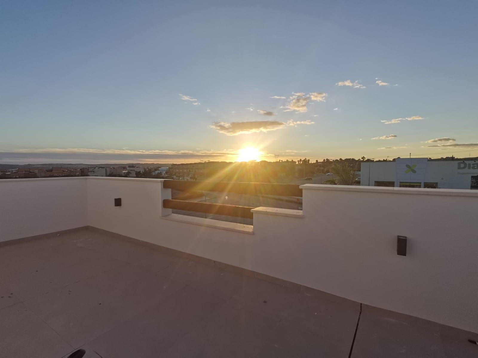 Venta de villa en Los Montesinos