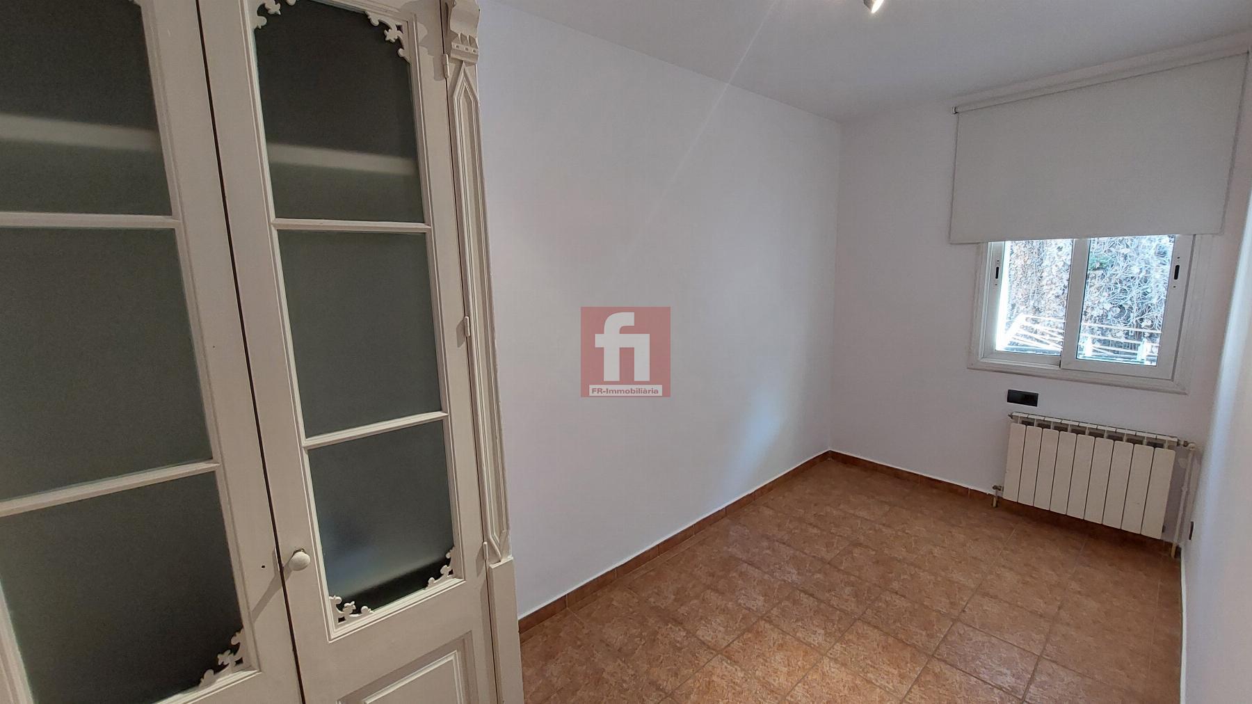 For rent of duplex in Sabadell