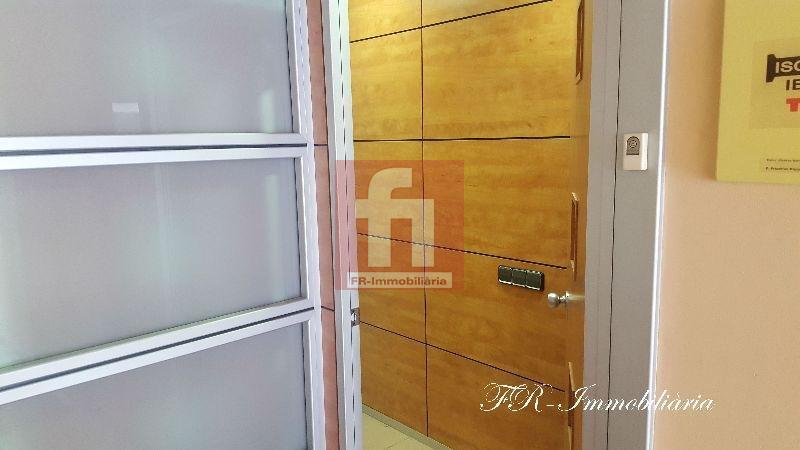 For sale of office in Sabadell