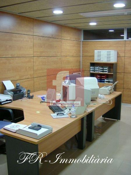For sale of office in Sabadell
