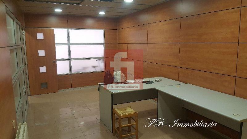 For sale of office in Sabadell
