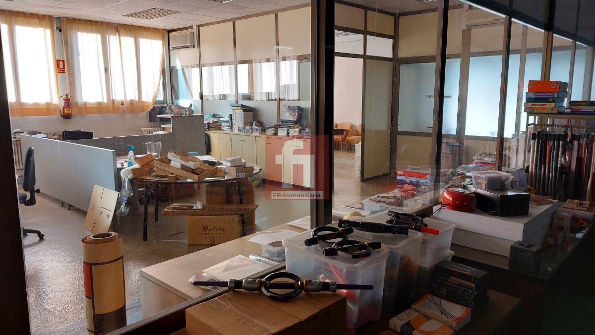 For rent of industrial plant/warehouse in Sabadell