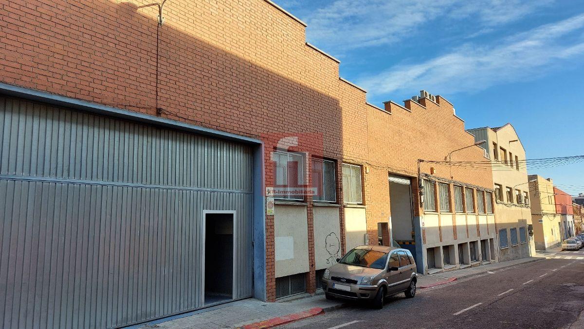 Închiriere din depozit industrial în Sabadell