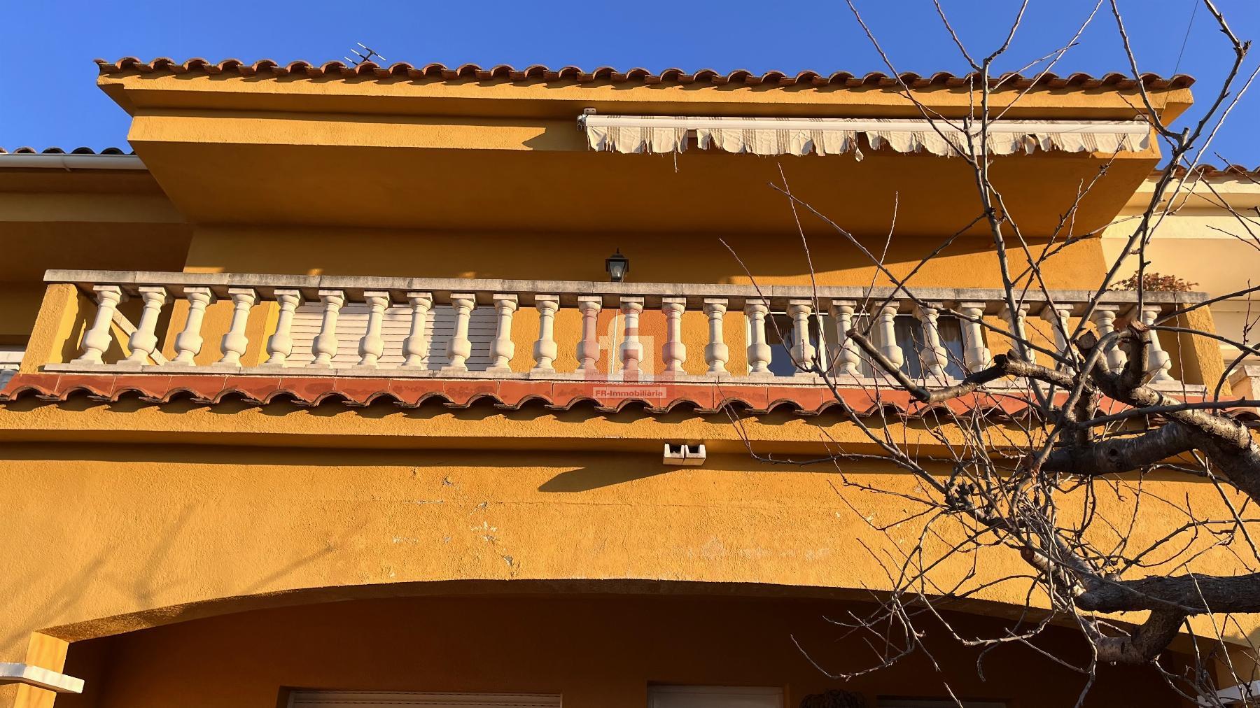 For sale of house in Banyeres del Penedès
