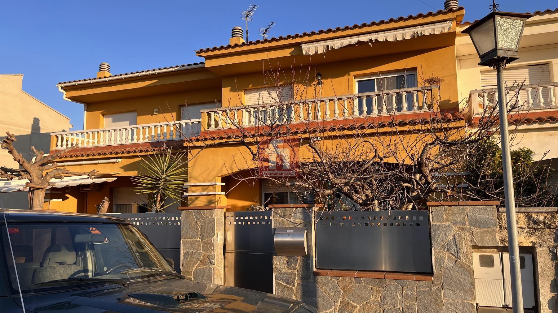 For sale of house in Banyeres del Penedès
