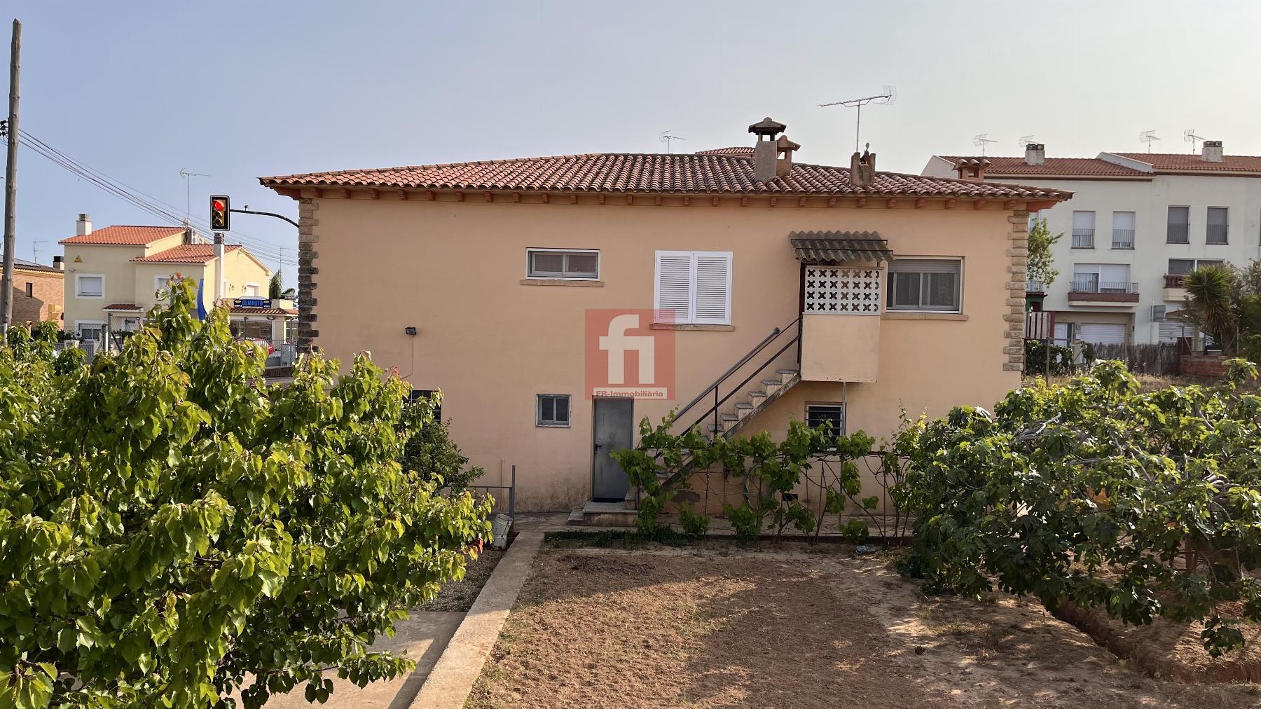 For sale of house in Banyeres del Penedès
